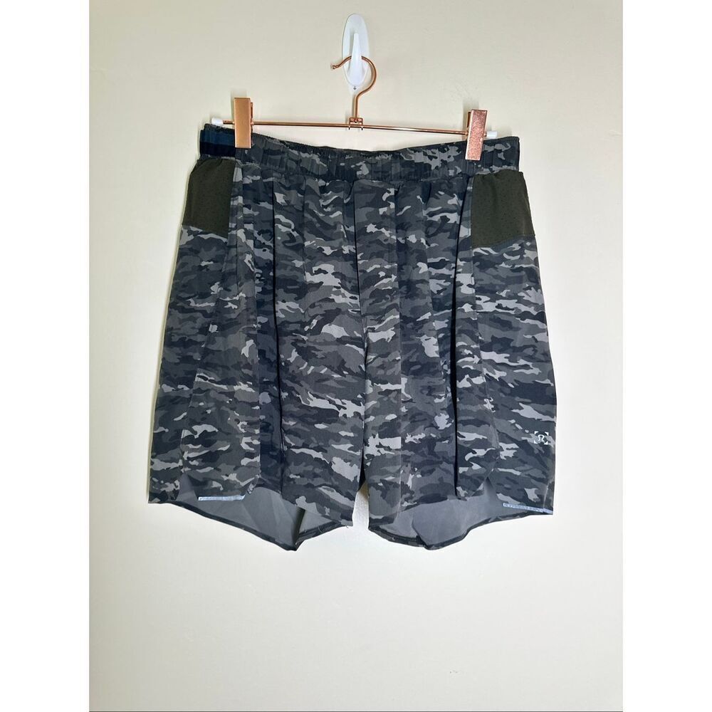 ✅ Lululemon Men’s Surge Green Camouflage Shorts With Brief Size Small